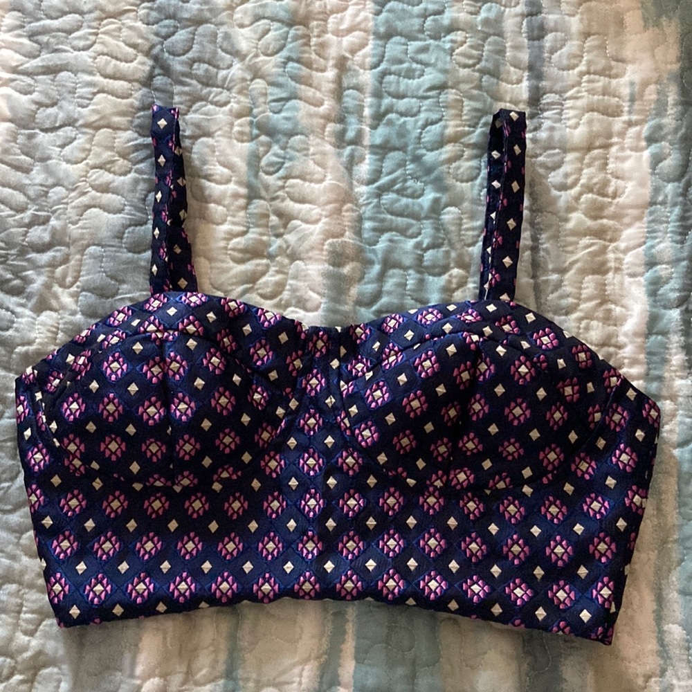 Embroidery crop top